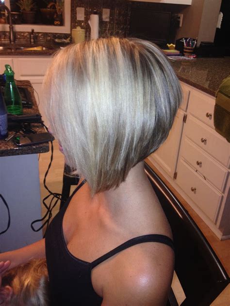 The Angled Bob Hairstyle - Cyndi Spivey | Hair styles, Short hair