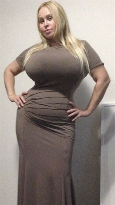 Pin By Sellsellsell On Naturally Exxxy Sexy Outfits Girl With Curves Sexy Older Women