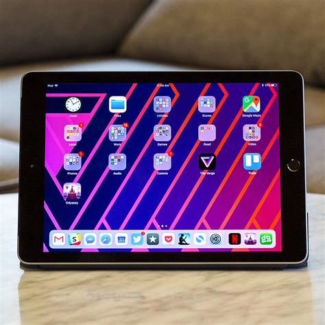 Und das aus gutem grund, denn die wandkleider sind flexibel einzusetzen und eignen sich aus hochwertigen materialien für nahezu jeden. Apple iPad (2018) review: the best tablet under $500 - The ...