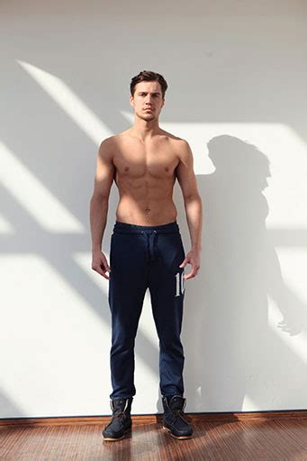фото мужчина в полный рост - Google Поиск | Speedo, Swimwear, Fashion