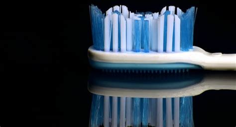 Como Escolher A Melhor Escova De Dentes