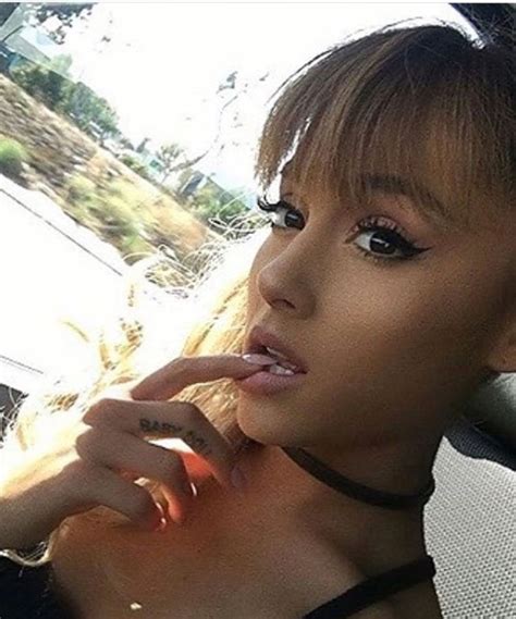 Pin By Jessica B On Jessica Bucins Ariana Grande Makeup Ariana Grande 2016 Ariana Grande Selfie