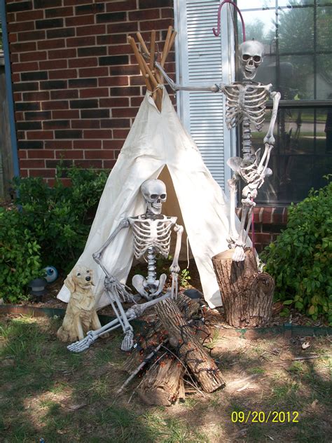 20 Skull Halloween Yard Decorations