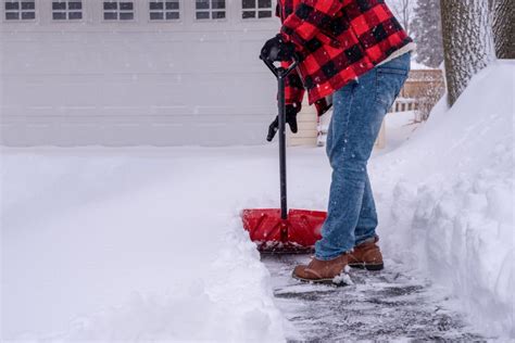 How To Prevent Back Pain From Shoveling Snow Using These 5 Steps