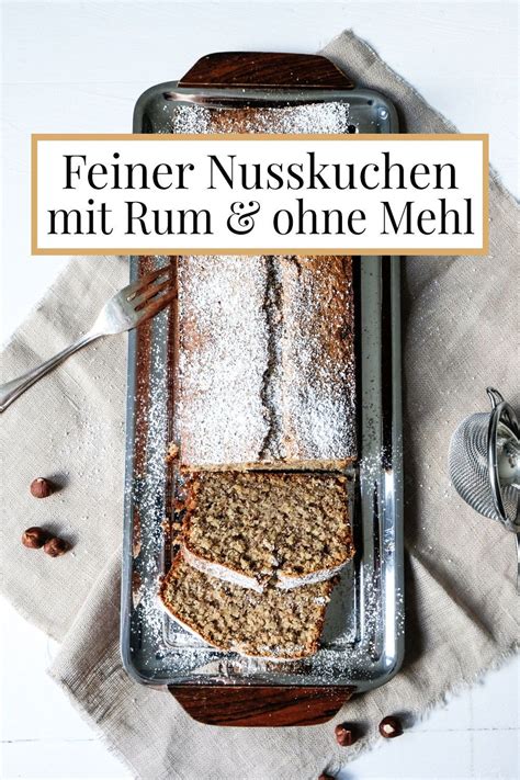 Easter cake from saxony with quark, almonds, currants and brandy or rum. Rezept: Schneller Nusskuchen (ohne Mehl) mit einem Schuss ...