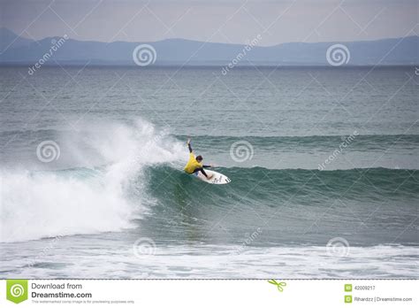 The color of the surface varies according to the heights specified by. Het Surfen Concurrentie Stephen Kilfeather Redactionele ...
