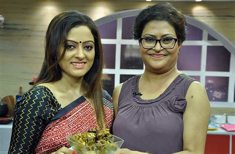 Aakash aath, nazrultirtha (3.30) 10.30pm 8pm aath, 8pm 7pm sahaj paather gappo (u): Sudipa Basu to grace Aakash Aath's Radhuni