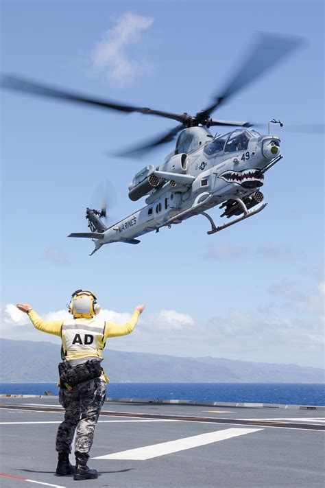 Dvids Images Uh 1y Venom And Ah 1z Viper Refuel On Hmas Canberra