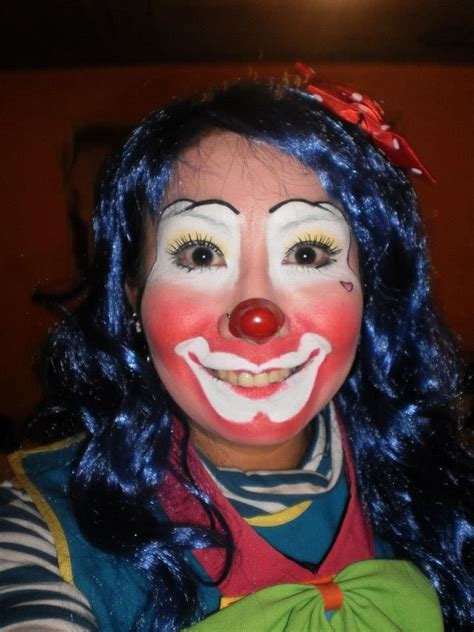 Pin By Bob Knight On Lady Clowns Female Clown Carnival Face Paint Clown