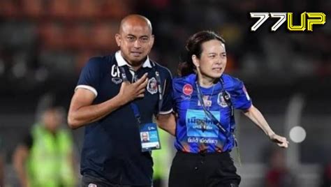 ประวัติ มาดามแป้ง นวลพรรณ ล่ำซํา ไฮโซสาว ทายาทตระกูลล่ำซำ รุ่นที่ 5 (อดีต) ผู้จัดการฟุตบอลหญิงทีมชาติไทย ที่ทั้งสวย ทั้งเก่ง นวลพรรณ ล่ำซํา. "โค้ชโชค"รับขัดใจ"มาดามแป้ง"เหตุแยกทางท่าเรือ | thsport.com