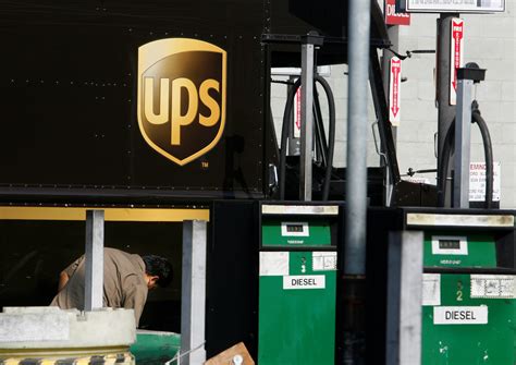 UPS adds gig delivery with Roadie acquisition | Reuters