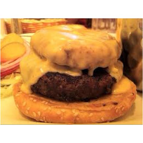 Have you ever had the fried macaroni and cheese balls from cheesecake factory? Mac and cheese burger. From cheesecake factory. Yumm | Mac ...