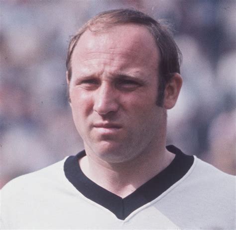 Team rainbow (also known as rainbow) is an elite international counterterrorist unit that falls under the direct supervision of nato. "Uns Uwe" zum 75.: Beckenbauer - "Seeler hat 90 Minuten ...