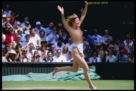 Raunchy Waitress Delayed Wimbledon Final By Streaking With Her Boobs Out On Centre Court Daily