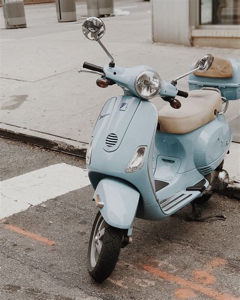 10 Things I Learned And Loved This Weekend Vespa Vintage Cute Cars Vespa
