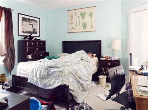 Messy Rooms Can Affect Your Sleep As Hoarders Take Longer To Sleep At