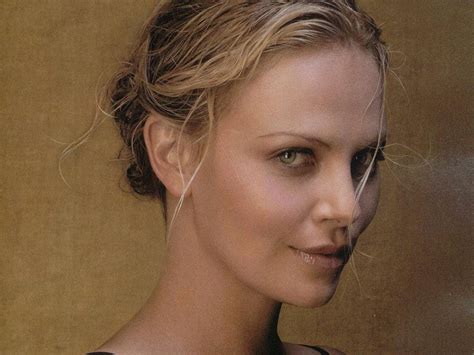 Charlize Theron Sexy Wallpaper Images