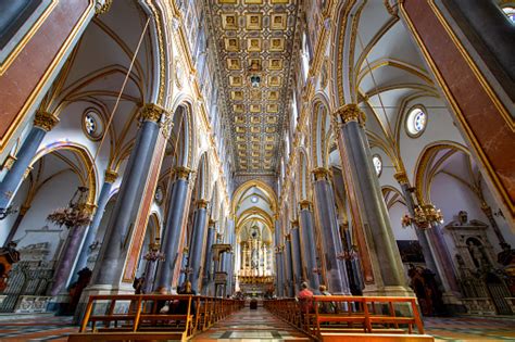 Comme son nom l'indique, elle est dédiée à saint dominique. Basilika San Domenico Maggiore Neapel Italien Stockfoto ...
