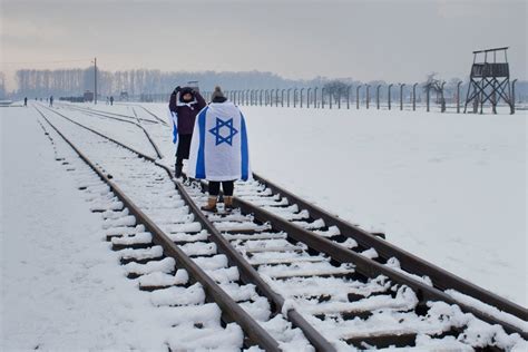 Opinion Do Israeli Students Need To Visit Auschwitz The New York Times