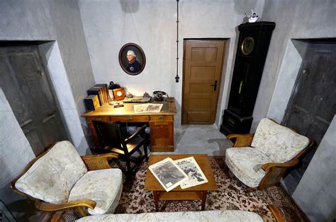 Hitler Exhibition In Berlin Bunker Asks How Could It Happen