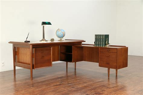It's been proven that an open and minimal space is more likely to. SOLD - Teak Midcentury Modern L Shape Vintage Desk ...
