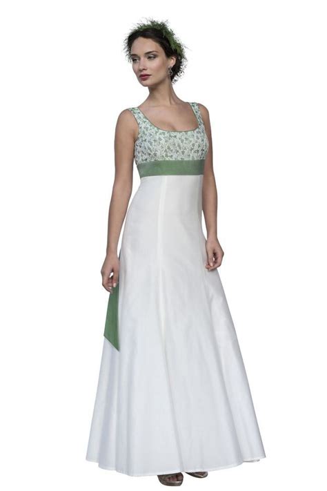 Pleamle brautkleid mit blauem samtoberteil und cremefarbenem ballonrock aus seide. Kleid aus Patinaseide ecru/olive von Mothwurf (mit Bildern ...