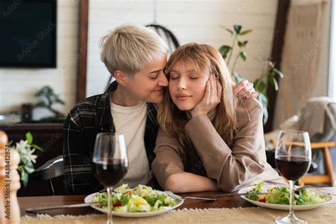 Foto De Lesbian Love And Care Concept Lgbt Transgender Female Couple Hugging Embracing On
