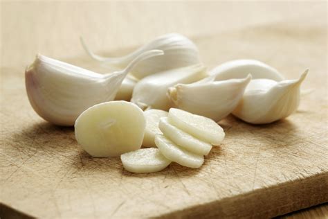 Garlic Nutrition Facts Calories And Health Benefits