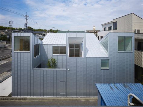 Complex House Tomohiro Hata Architect And Associates Archdaily