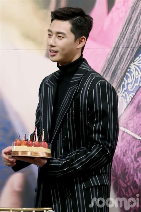 Park seo joon n hwarang. Park Seo Joon birthday cake | Hwarang, Seo joon, Go ara