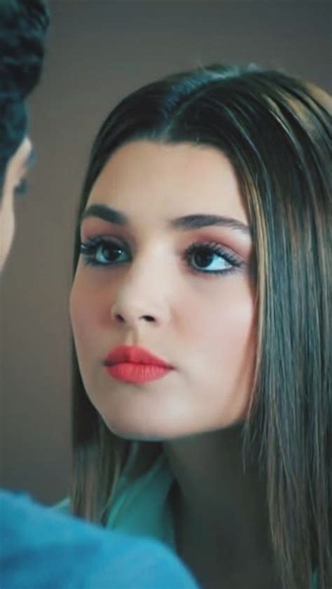 Hande Ercel Turkey Queen Hande Ercel In 2019 Beautiful Actresses