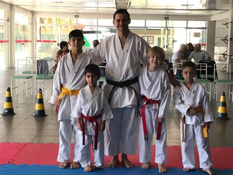 Alunos Do Karate Trocam De Faixa Clube Estoril