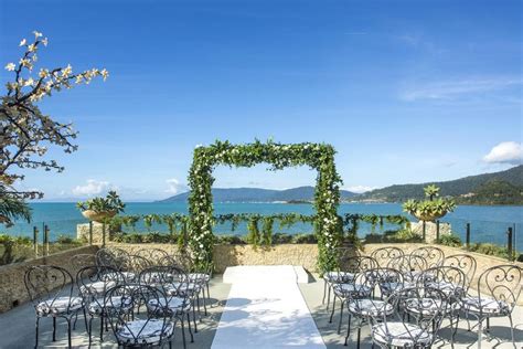 Enjoy the beauty of this stretch of coastline (without competing with the crowds) by choosing just married weddings. Australia's Best Beach Wedding Venues - Great Destination ...