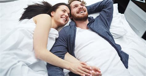 Gratis sexkontakte & sexdates per whatsapp zur whatsapp nummer. 5 Dinge, die er im Bett liebt | freundin.de