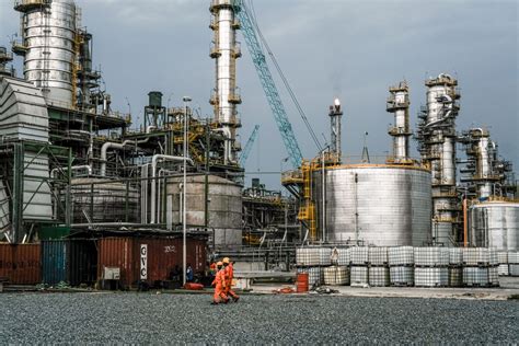 Dangote oil refinery will buy at least 300 000 barrels of Nigeria’s