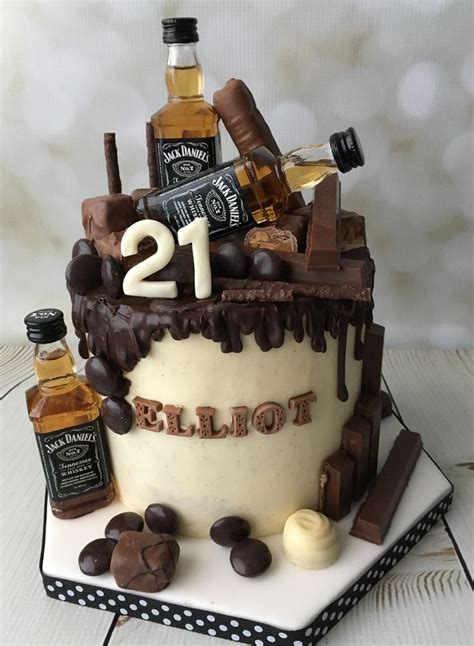 Here's how my 21st birthday gifts turned out for my boyfriend! Jack Daniels drip cake #jackdanielscake #jd21stcake ...