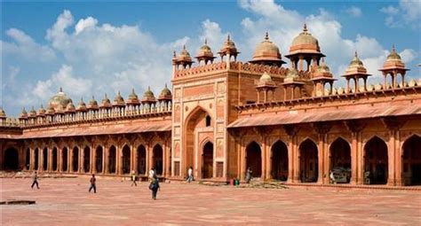 Explore fatehpur sikri holidays and discover the best time and places to visit. Now that is what you call INCREDIBLE INDIA!