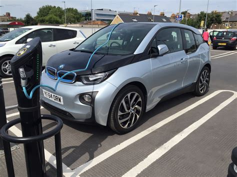 Plugless chargers, like plugin chargers, deliver ac power the to i3's internal onboard charger. Electric cars: UK drivers to get free parking, charging and use of bus lanes