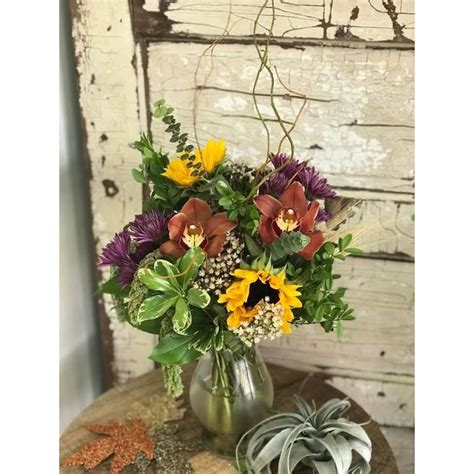From running errands, to buying gifts and looking after my little one, this mama could use a time out. Fall Delight Spruce Grove florist - Pretty Little Flowers