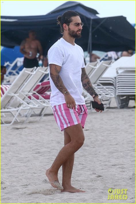 Maluma first met natalia when she starred in his felices los 4 music video in 2017, and the two even have a dog named julieta together. Maluma & Girlfriend Natalia Barulich Enjoy a Day at the ...