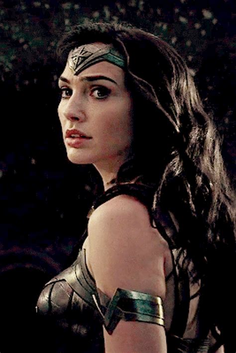 20 Reasons To Love Wonder Woman Gal Gadot Pictolic