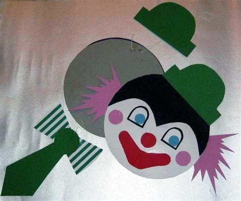 Step-by-Step Bastelanleitungen: Bastelvorlage Clown aus Tonpapier