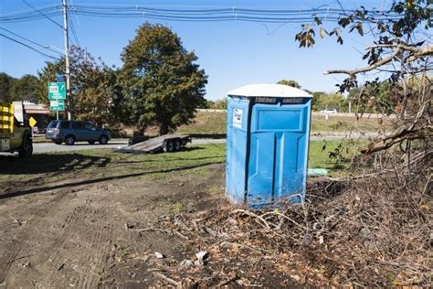 Stinky Gateway Into Peabody Portable Toilet Sets People Off Itemlive