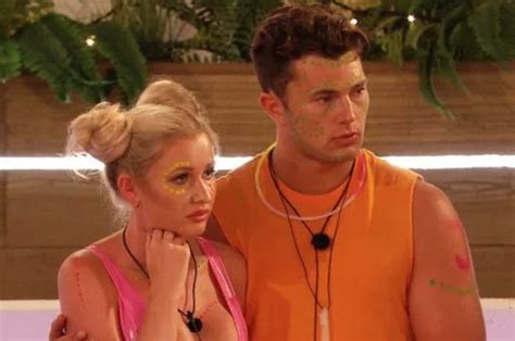 Amy Hart Digs At Love Island S Curtis Pritchard After She Quit Show