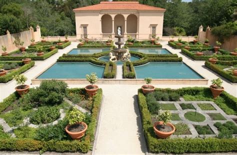 Italian Renaissance Garden Hamilton Gardens Boxwood Edging With