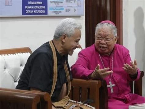 Kunjungi Keuskupan Agung Merauke Ganjar Kagum Sosok Uskup Mandagi