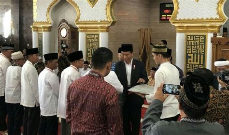 بڠك اسلام مليسيا برحد) is an islamic bank based in malaysia that has been in operation since july 1983. HAYO! Bagi Sertifikat Tanah Kok di Masjid? | PORTAL ISLAM