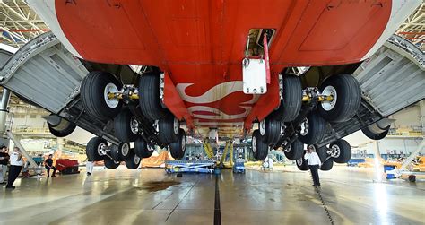 Emirates Engineering executes first complete landing gear change for ...
