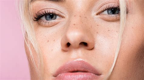 How To Create Faux Freckles With Makeup Best Freckle Pens 2021