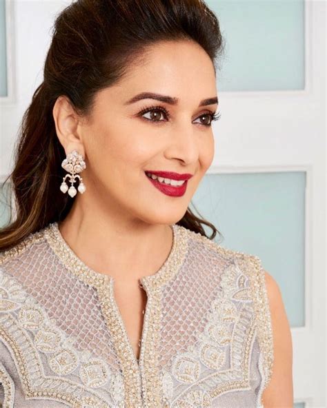 Pin By Palomino On Madhuri Dixit Timeless Indian Beauty In 2019 Madhuri Dixit Bollywood
